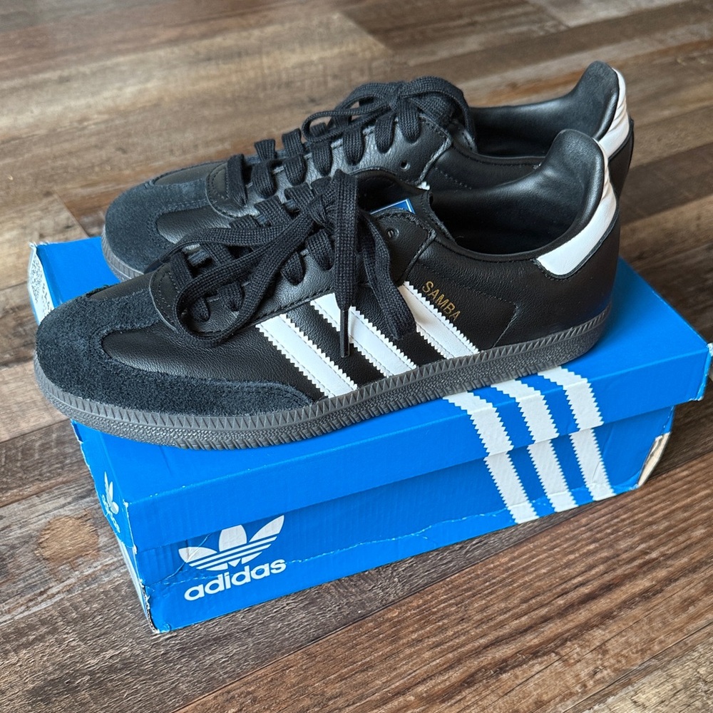 NIB Adidas Samba sneakers